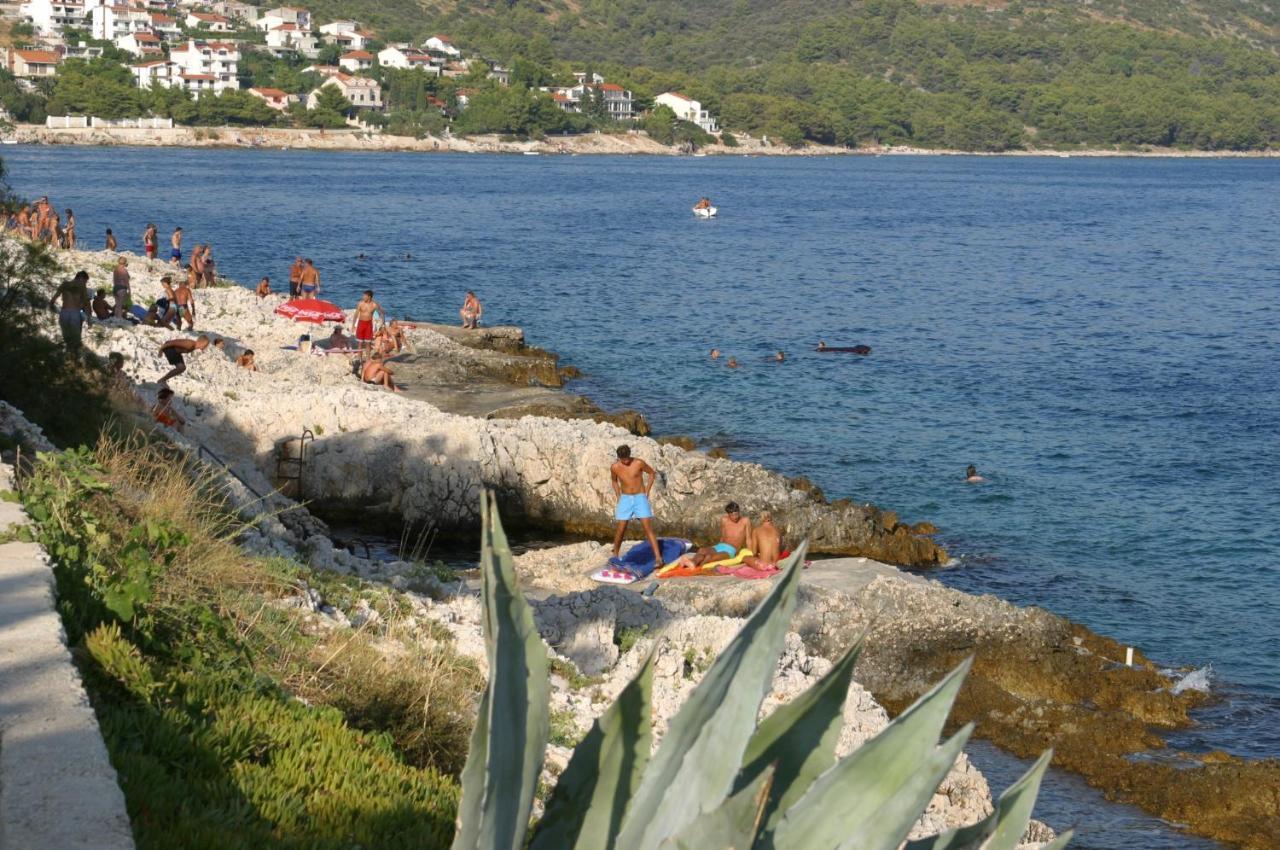 Family Friendly Apartments With A Swimming Pool Businci, Ciovo - 11232 Traù Esterno foto