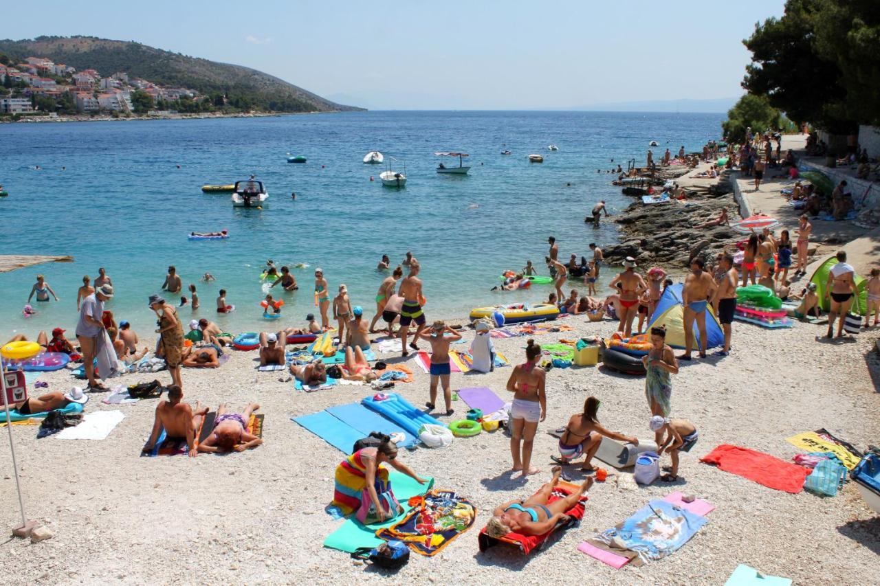 Family Friendly Apartments With A Swimming Pool Businci, Ciovo - 11232 Traù Esterno foto