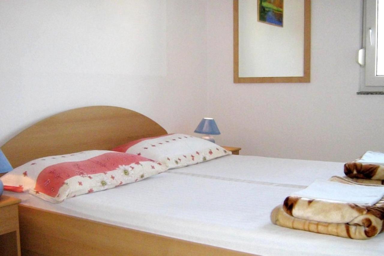 Family Friendly Apartments With A Swimming Pool Businci, Ciovo - 11232 Traù Esterno foto