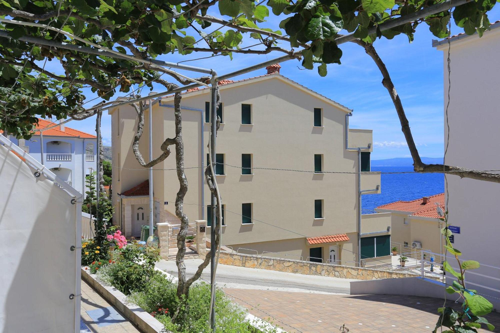 Family Friendly Apartments With A Swimming Pool Businci, Ciovo - 11232 Traù Esterno foto