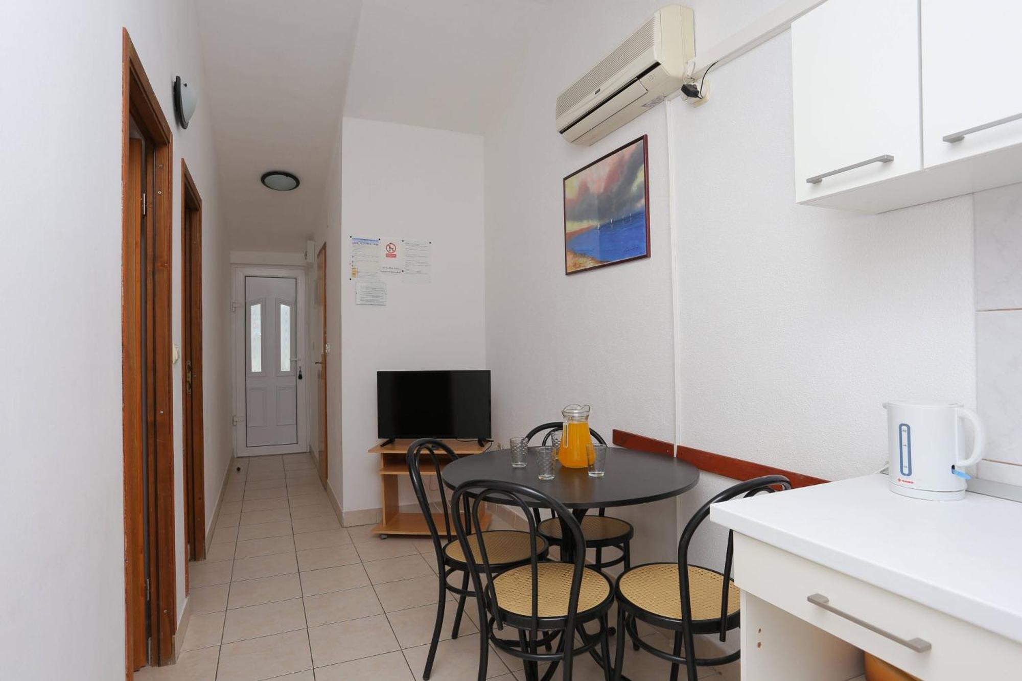Family Friendly Apartments With A Swimming Pool Businci, Ciovo - 11232 Traù Esterno foto