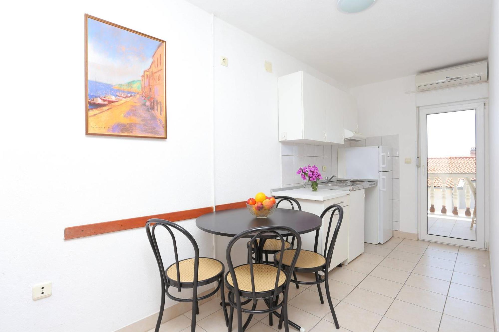 Family Friendly Apartments With A Swimming Pool Businci, Ciovo - 11232 Traù Esterno foto