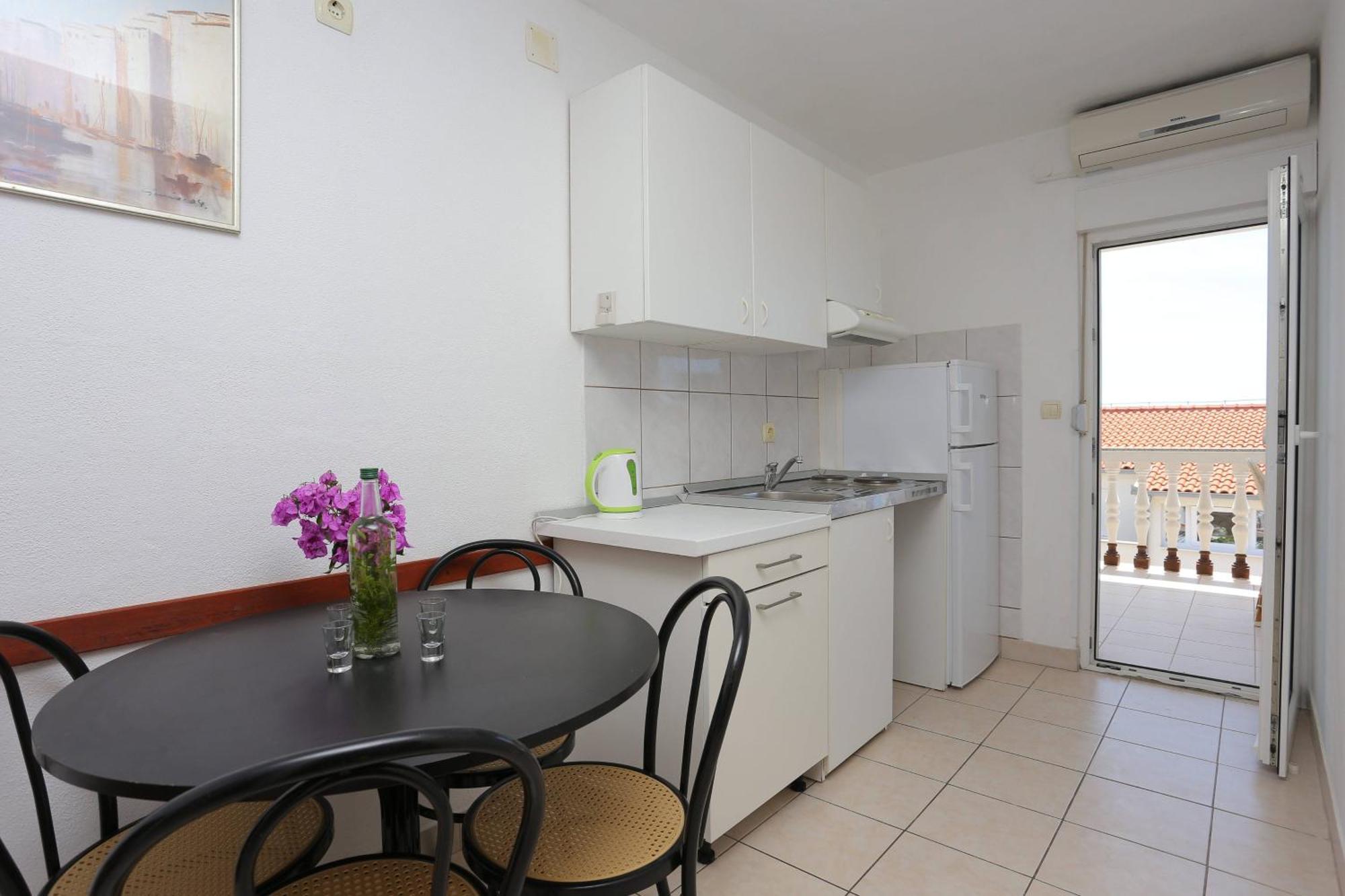 Family Friendly Apartments With A Swimming Pool Businci, Ciovo - 11232 Traù Esterno foto