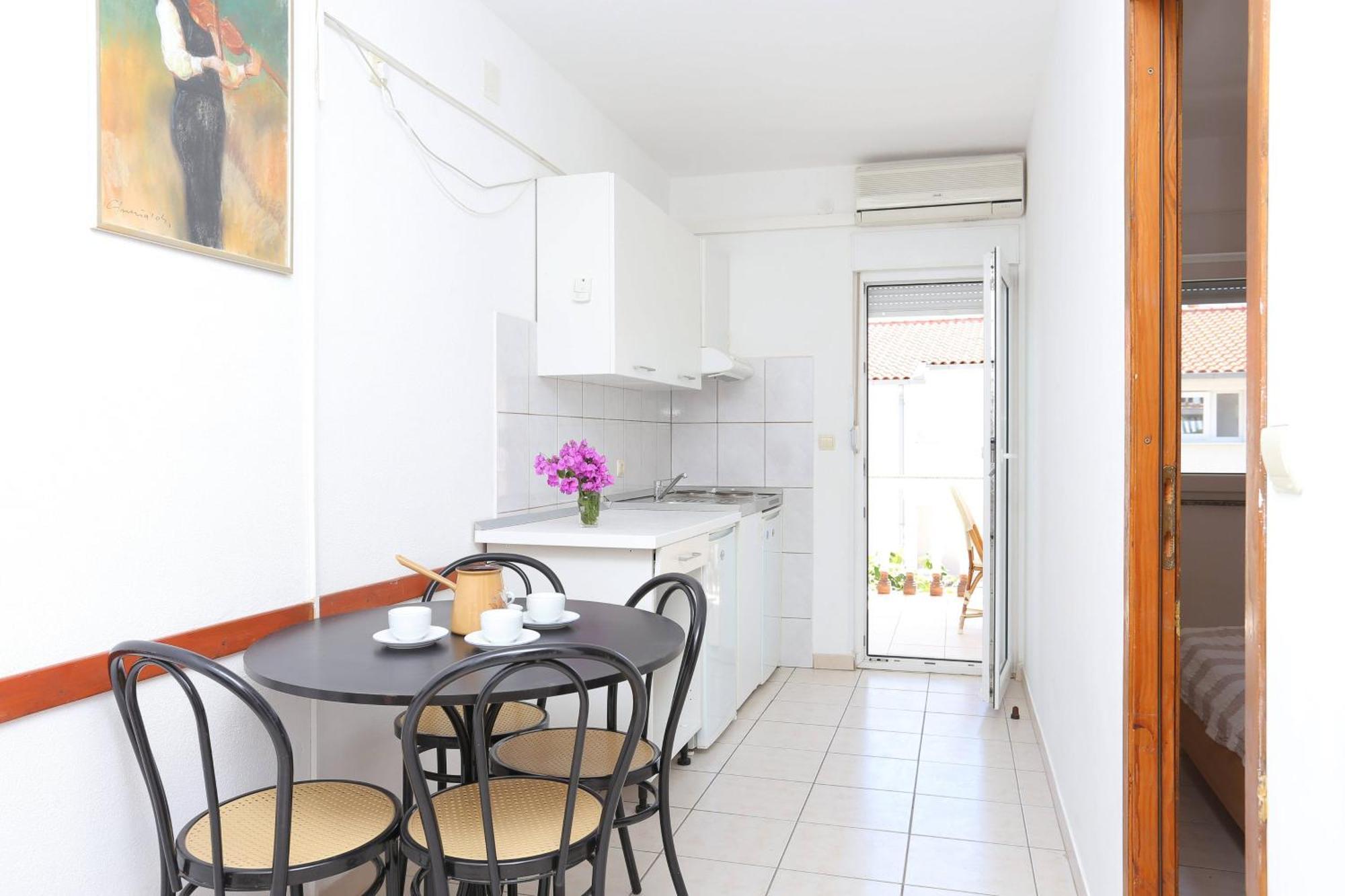 Family Friendly Apartments With A Swimming Pool Businci, Ciovo - 11232 Traù Esterno foto